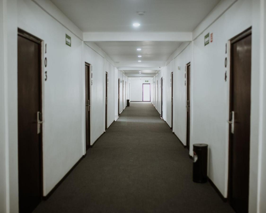 Hotel Capital Frontera モンクローバ エクステリア 写真